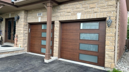 New-modern-garage-door-installation-for-home-in-Toronto-Pro-Entry-Services